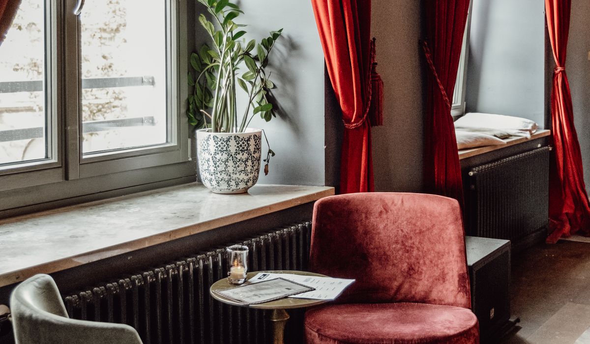 How to Host a Themed Poetry Evening at Home